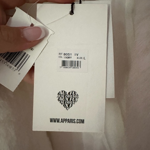 APPARIS faux fur coat - Picture 2 of 3